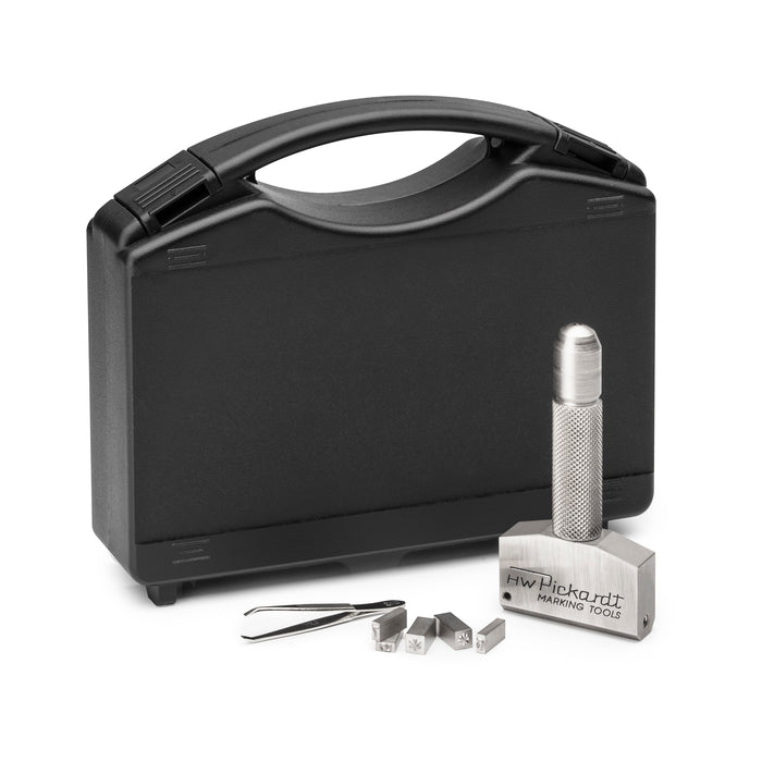 Picture of Pickardt Type Holder Set TS114 with Logos box. Twizzers, 5 Types and 1 Type holder are arranged in front of the plastic box